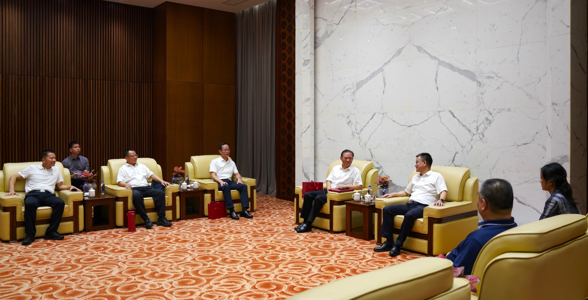 與中國石油福建銷售公司開展座談交流1.jpg
